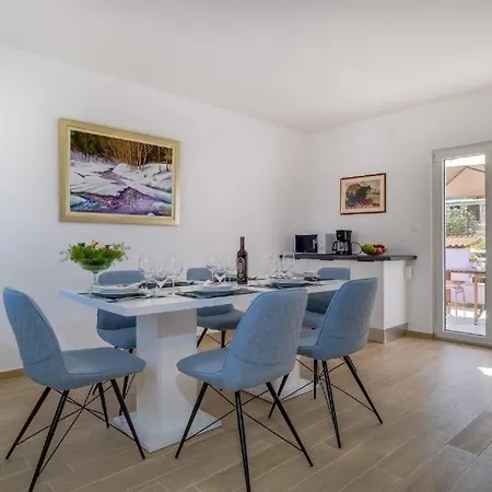 With A Parking Space Losinj, Losinj - 22870 Apartment Mali Losinj