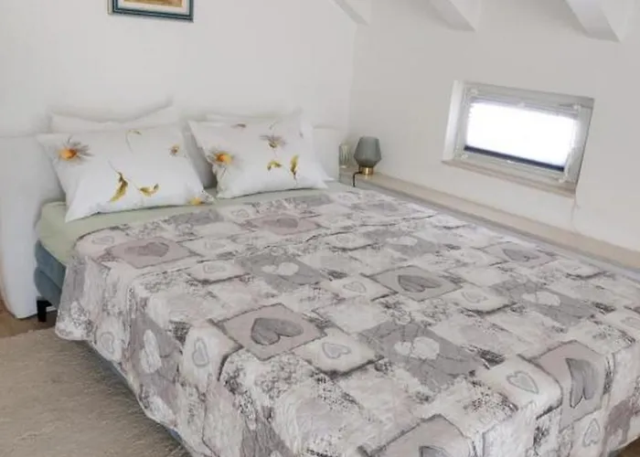 Appartamento With A Parking Space Losinj, Losinj - 22870 *