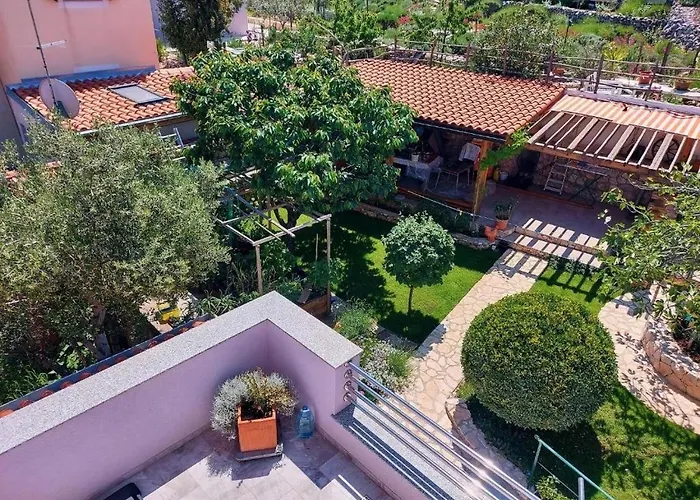 Appartamento With A Parking Space Losinj, Losinj - 22870